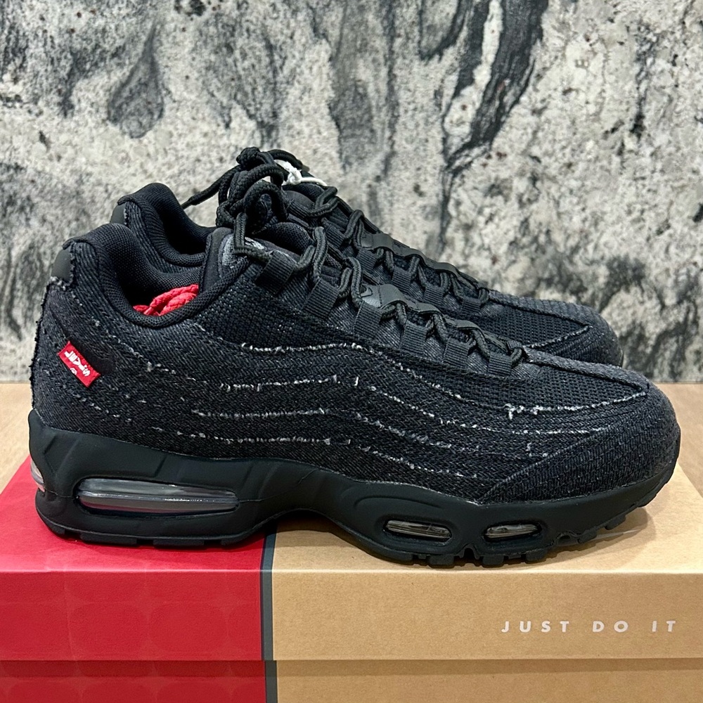 SOLD - Size 9.5 - Nike Levi's x Air Max 95 OG Black Anthracite